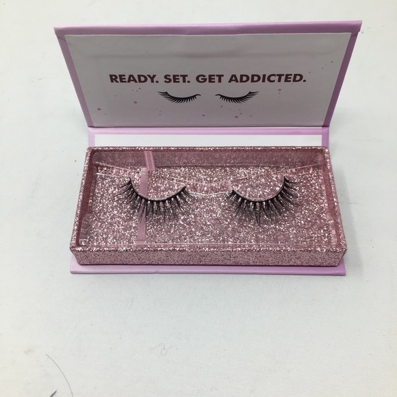Luxury Lashes NIB - Picture 3 of 3